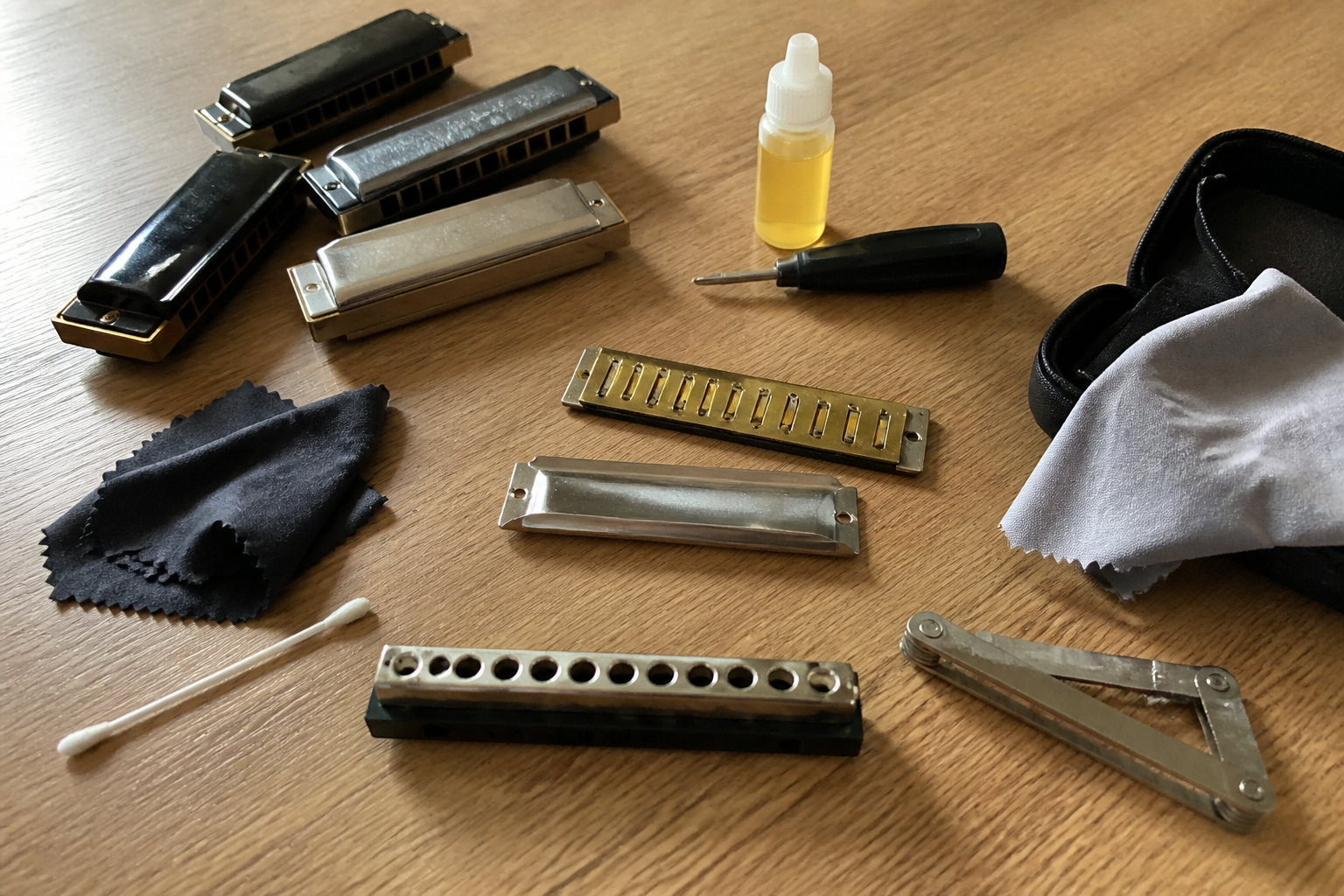 Mondharmonica onderhoud en accessoires